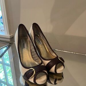 Steve Madden Open Toed Elegant Brown and Cream Heels- Barely Worn